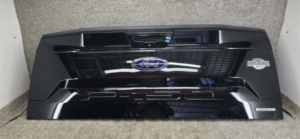 Ford F-150 2015-2020 King Ranch Tailgate Assembly With Camera
Step *GRADE - Image 3