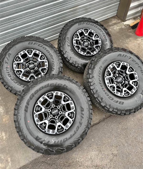 2024 Ford Raptor R wheels &37" tires