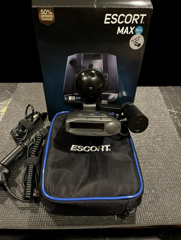 Escort - MAX 360c MKII Radar and
Laser Detector and M2 Smart Dash Cam - Image 6