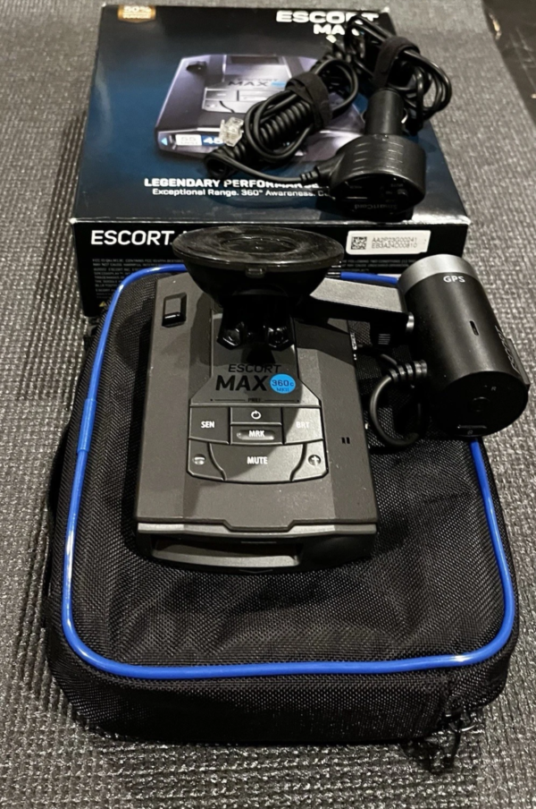 Escort - MAX 360c MKII Radar and
Laser Detector and M2 Smart Dash Cam - Image 5