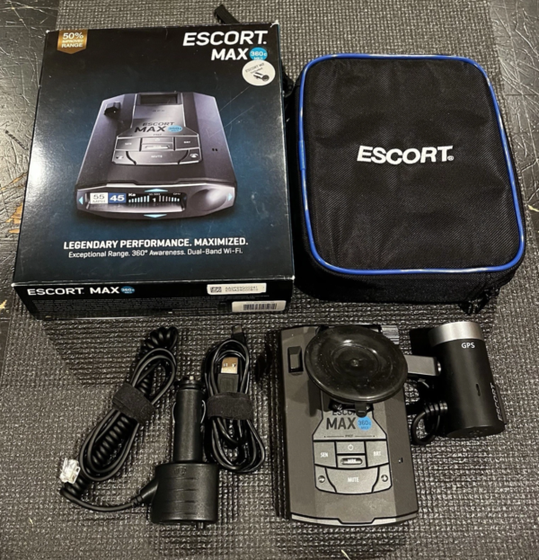 Escort - MAX 360c MKII Radar and
Laser Detector and M2 Smart Dash Cam - Image 3